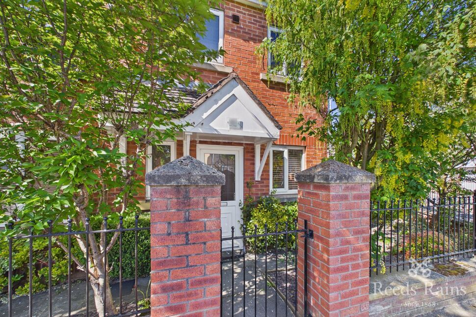 Flat Yew Street in Manchester