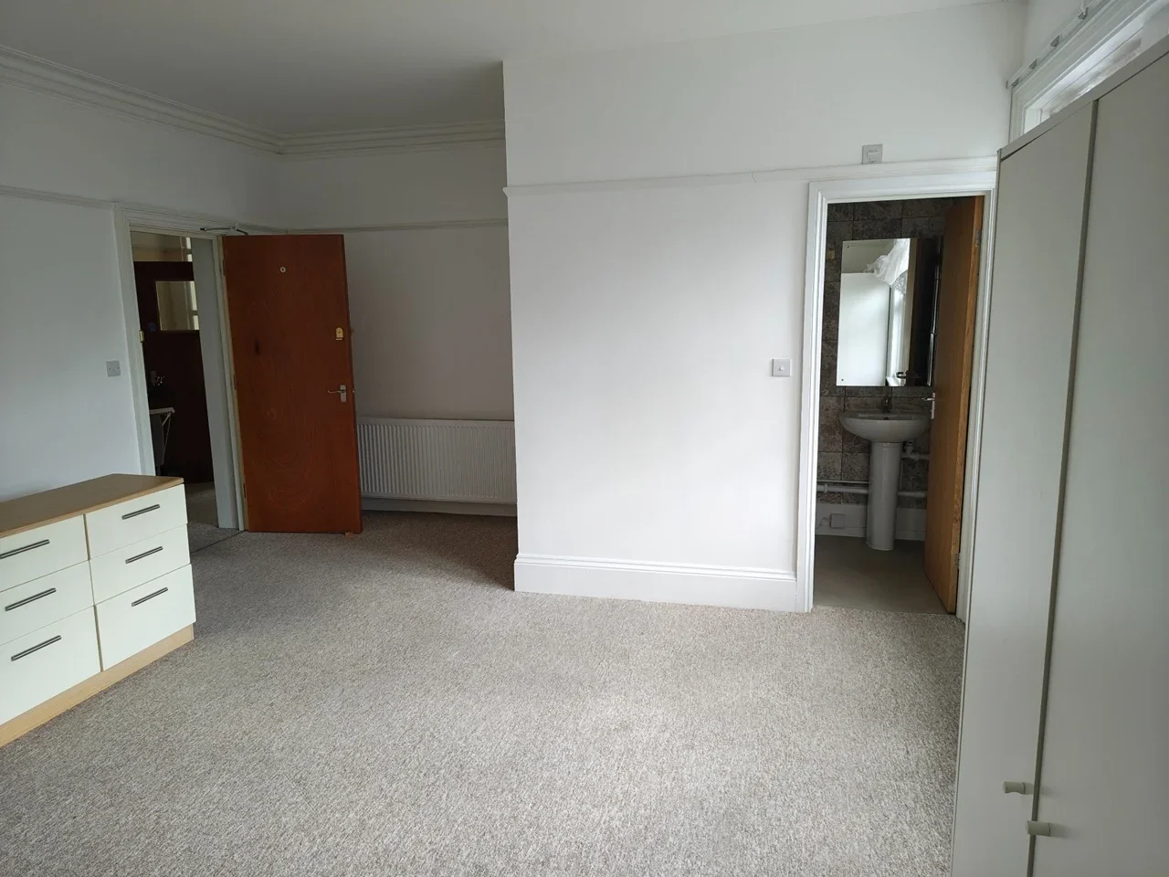 Room Mitcham Park in Greater London