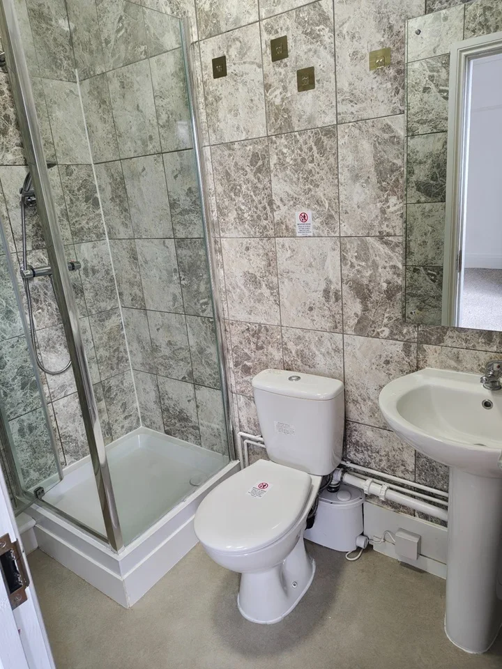 Room Mitcham Park in Greater London