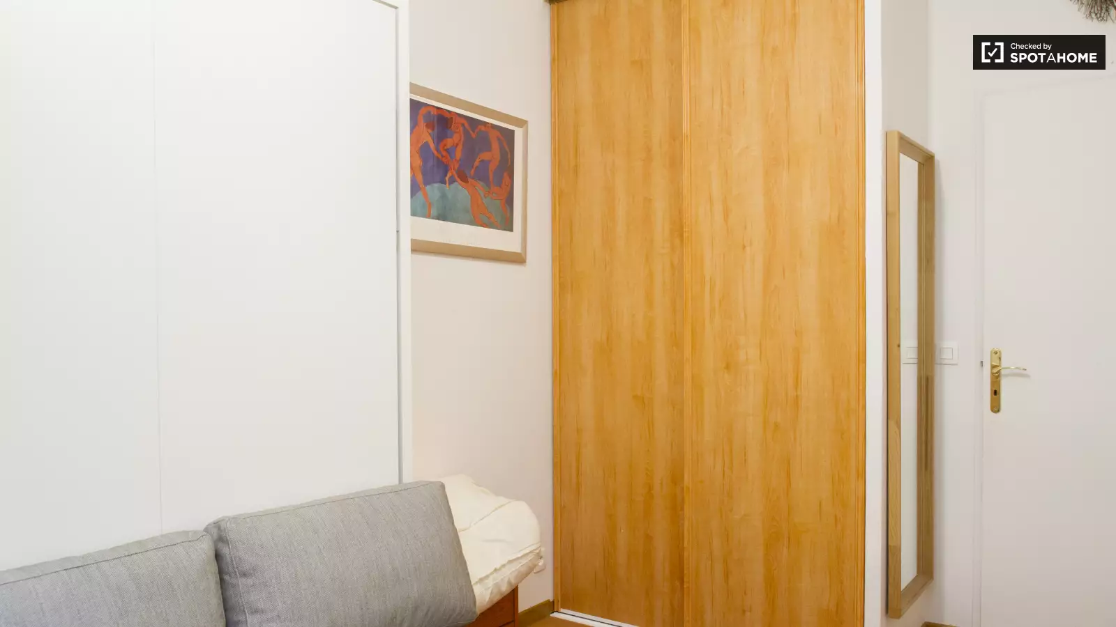 Flat Rue La Bruyère in Paris