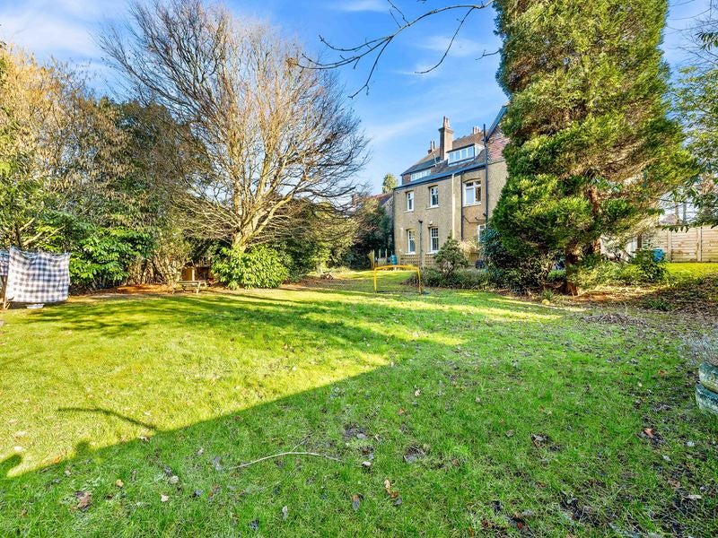 Flat Stanstead Road in Caterham on the Hill