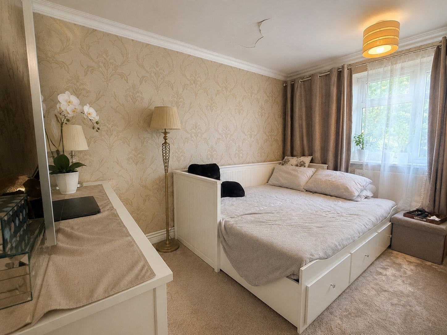 Flat Pitman Road in Cheltenham