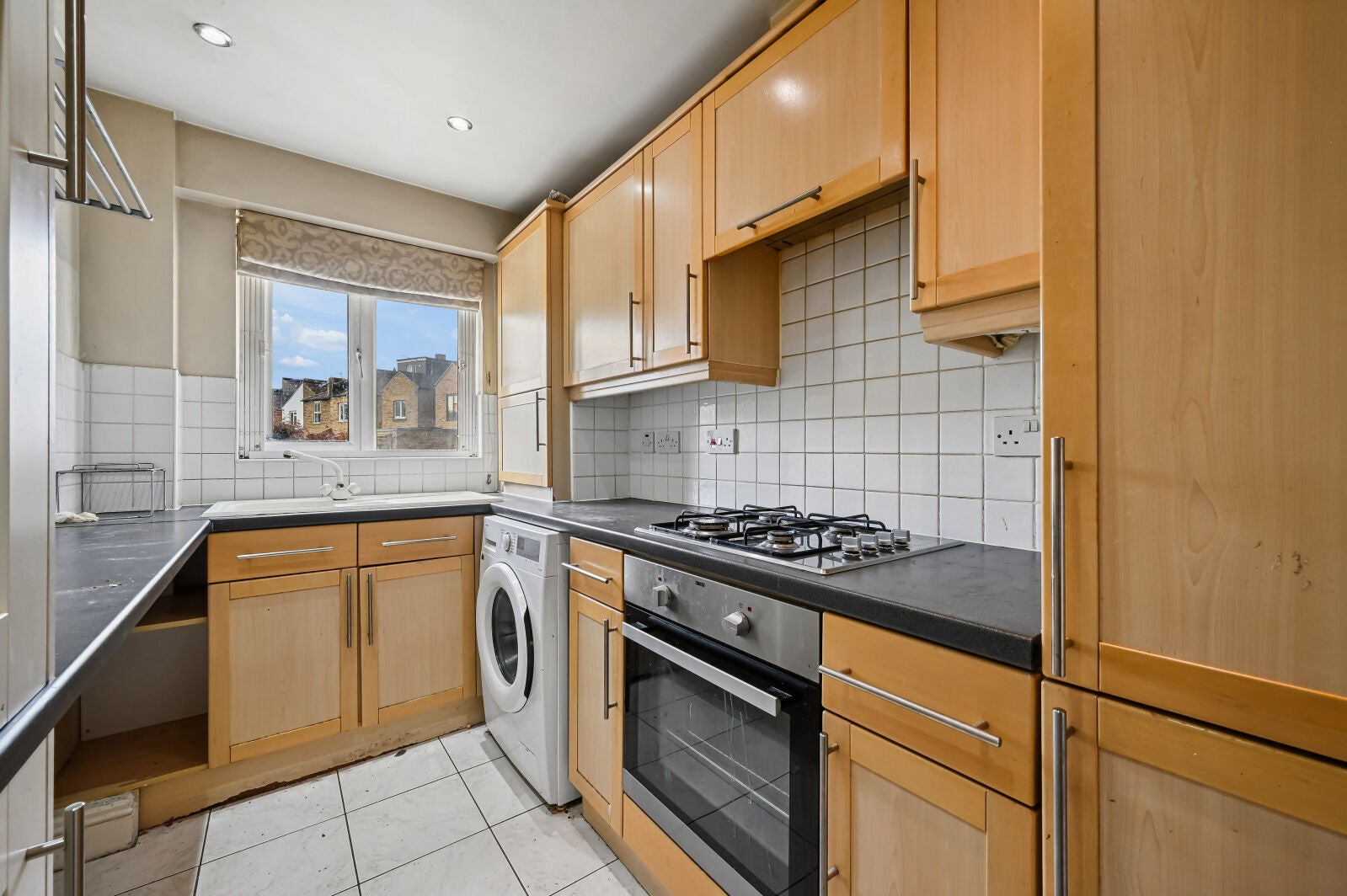 Flat Hartfield Road in Greater London
