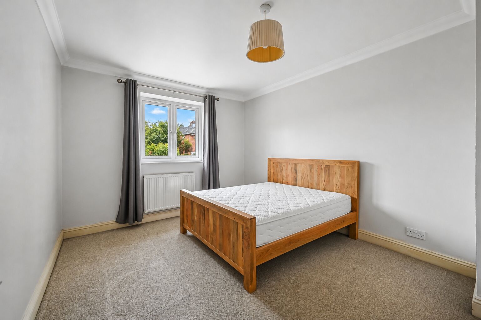 Flat Hartfield Road in Greater London