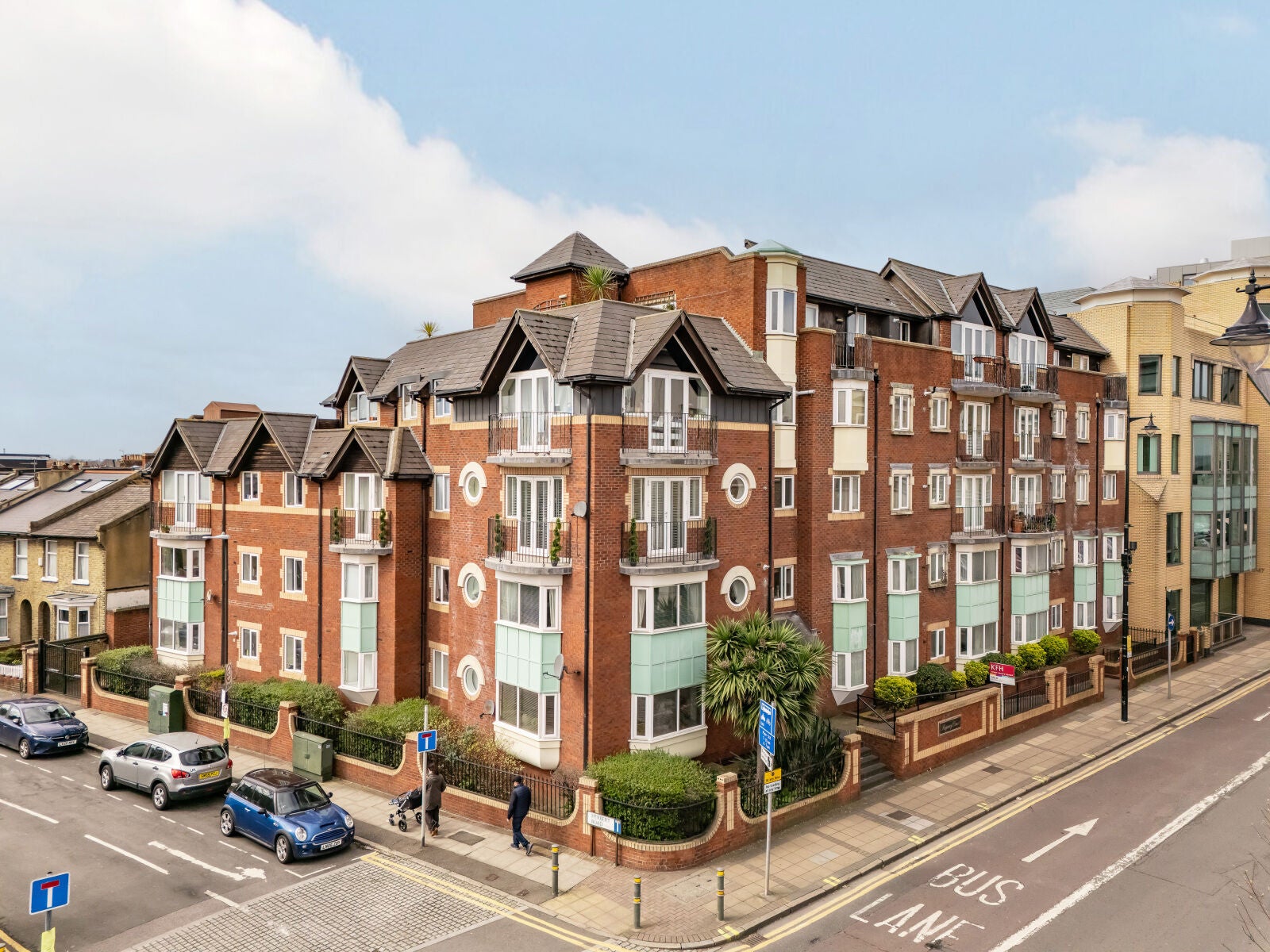 Flat Hartfield Road in Greater London