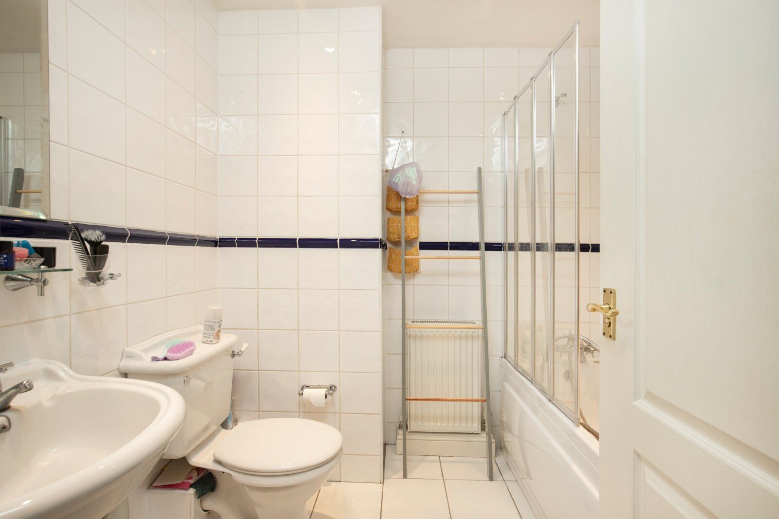Flat Hartfield Road in Greater London