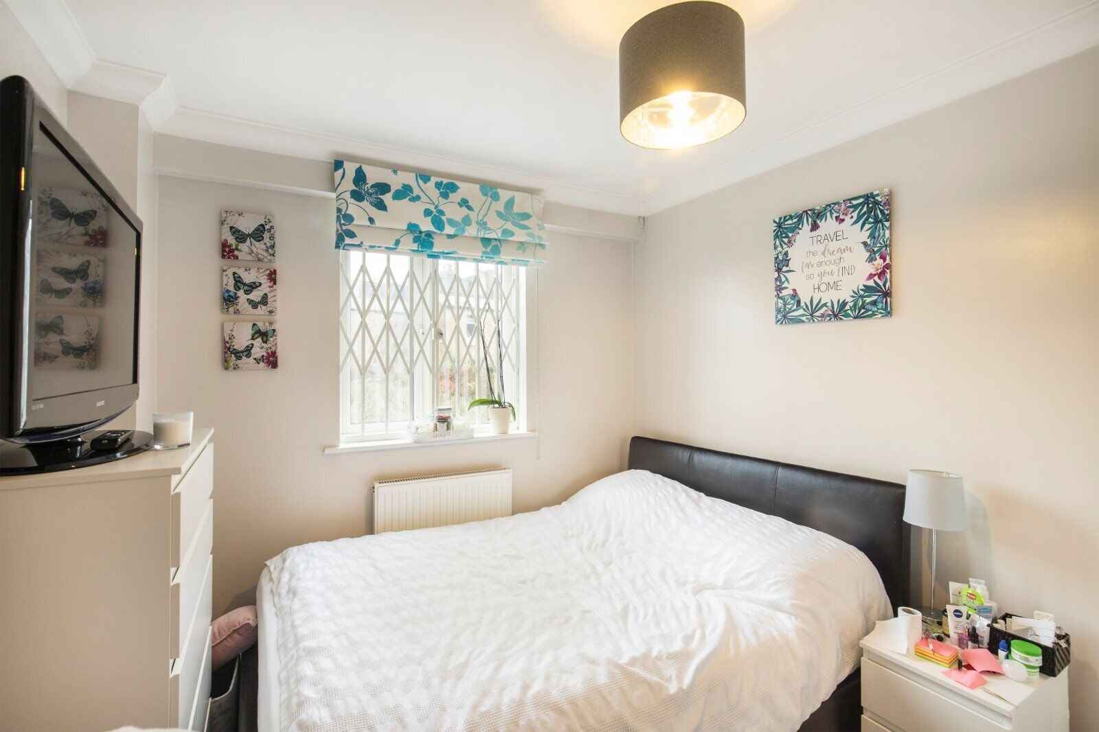 Flat Hartfield Road in Greater London