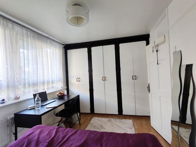 Room Pelter Street in Greater London