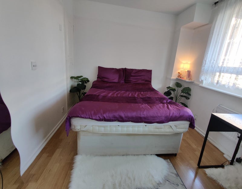 Room Pelter Street in Greater London