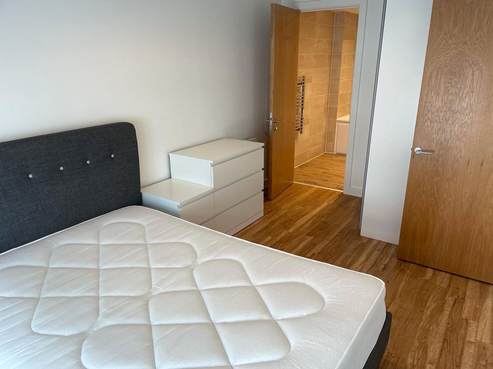 Flat Pomona Strand in Trafford