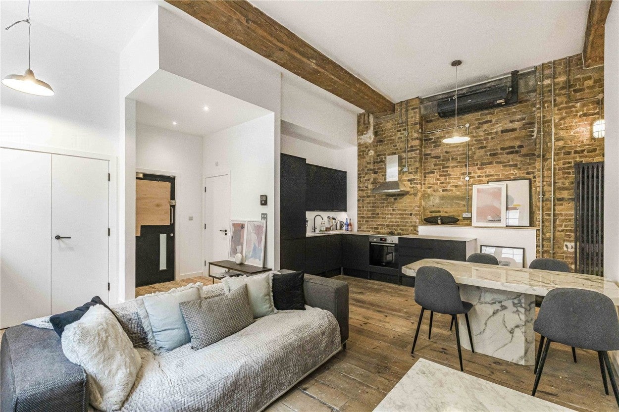 Flat City Garden Row in Greater London