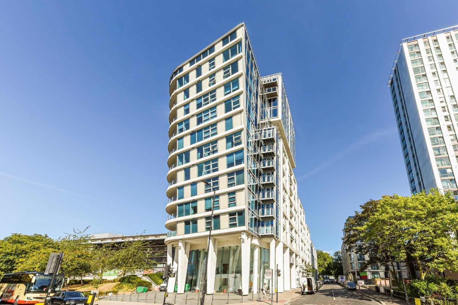Flat Winchester Mews in Greater London
