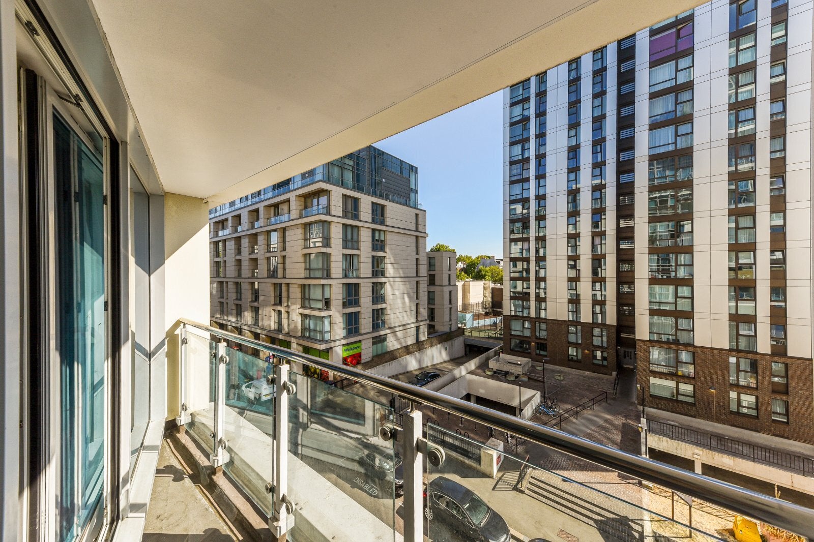 Flat Winchester Mews in Greater London