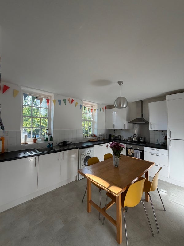 Room Braes Street in Greater London