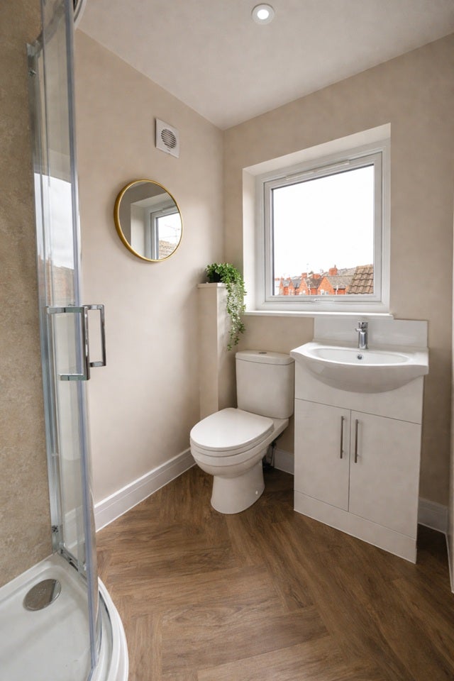 Room Broomhill Lane in Mansfield Woodhouse
