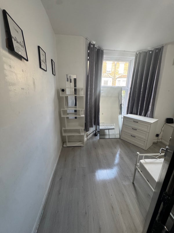 Room Trundley's Road in Greater London