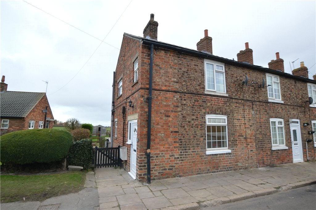 House Marston Road in Tockwith