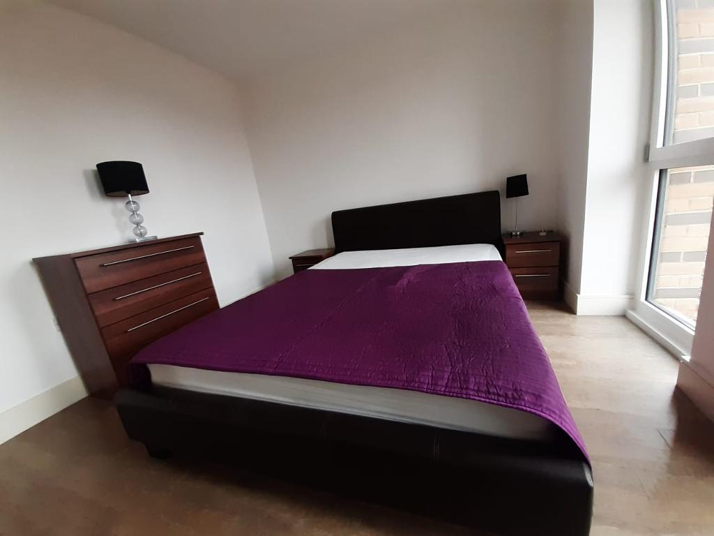 Flat Hannaford Walk in Greater London