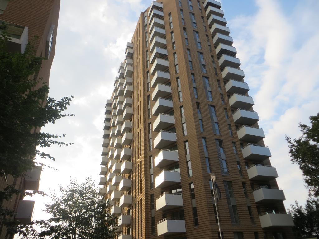 Flat Hannaford Walk in Greater London