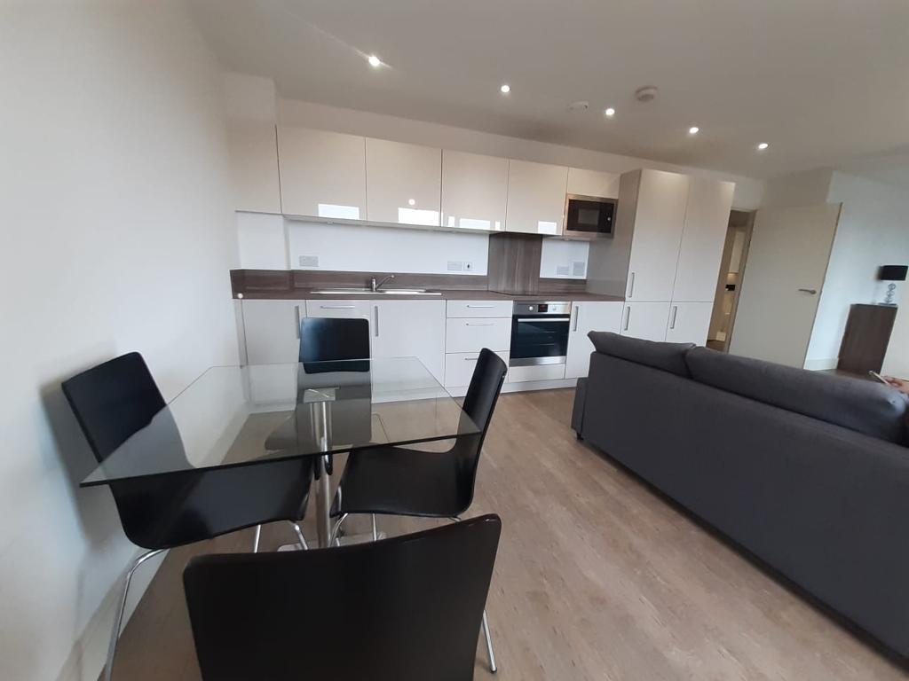 Flat Hannaford Walk in Greater London