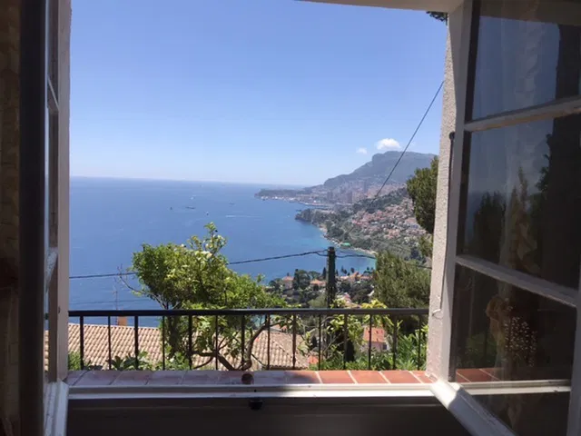 Chambre Avenue de la Côte d'Azur à Roquebrune-Cap-Martin