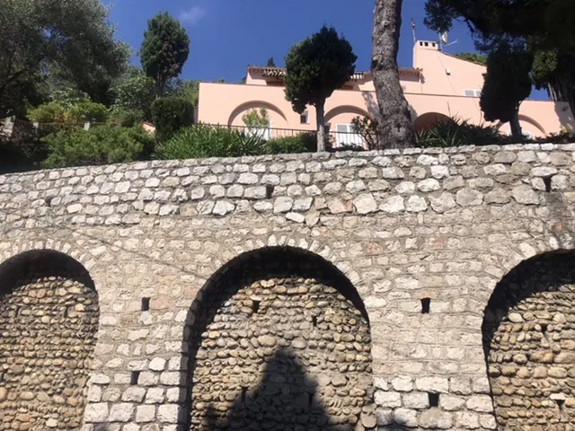 Chambre Avenue de la Côte d'Azur à Roquebrune-Cap-Martin