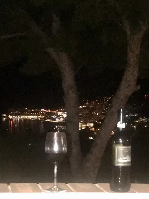 Chambre Avenue de la Côte d'Azur à Roquebrune-Cap-Martin