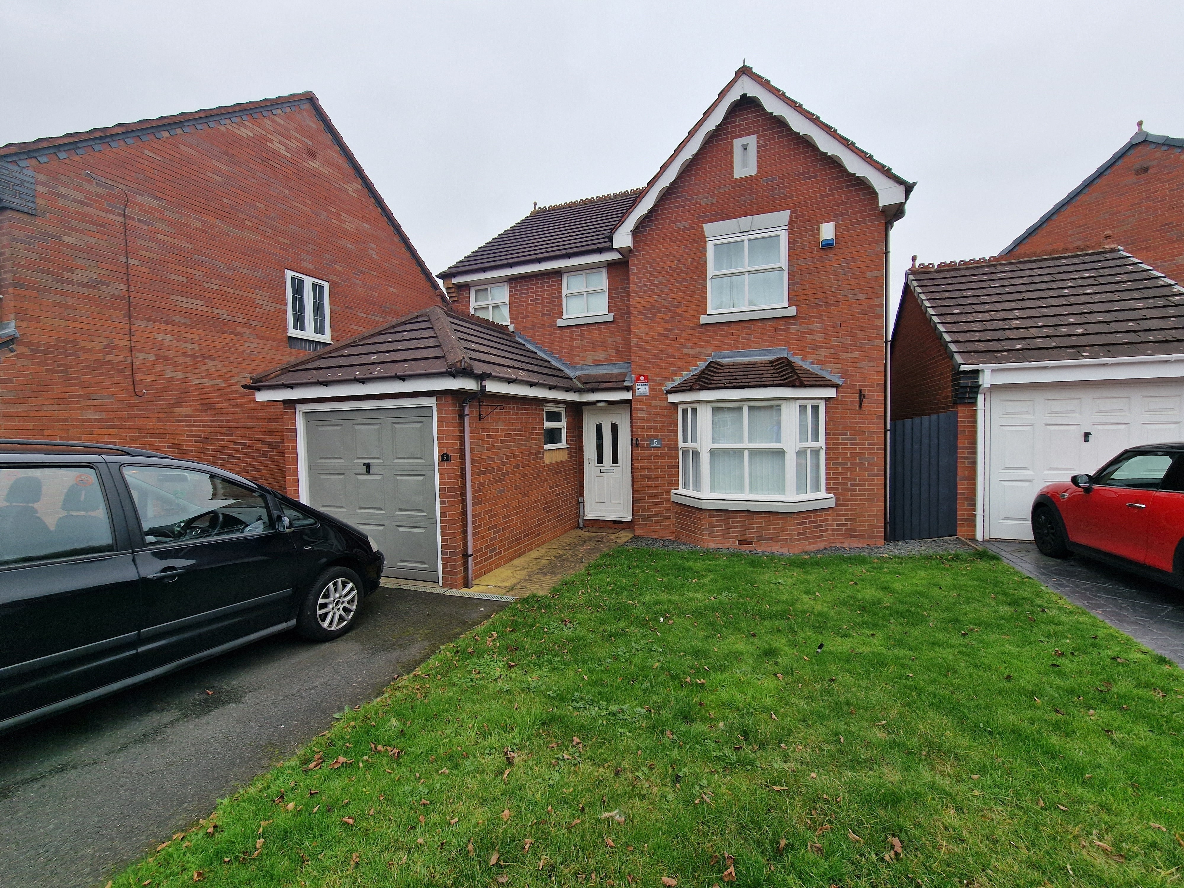 House Bowness Grove in Walsall