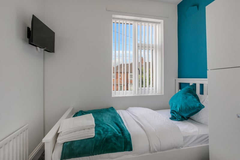 Room Dimbula Gardens in Newcastle upon Tyne