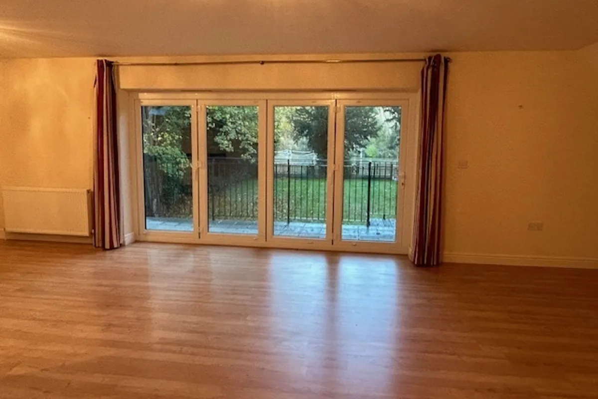 Flat Amberly Court in Maidenhead