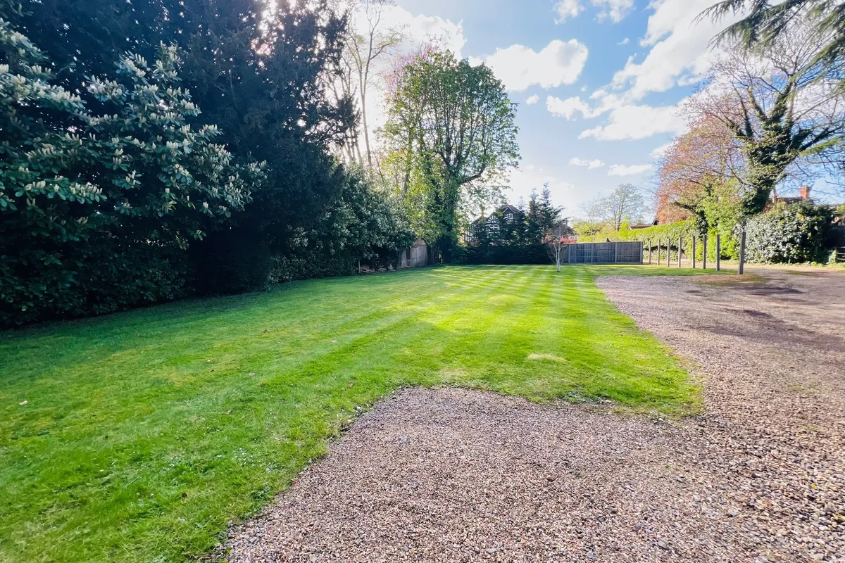 Flat Amberly Court in Maidenhead