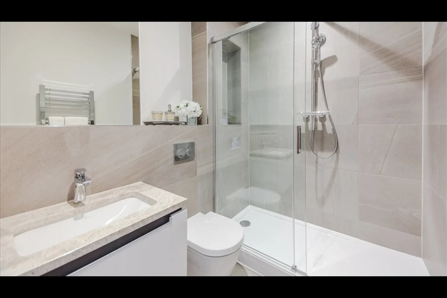 Flat Rainville Road in Greater London
