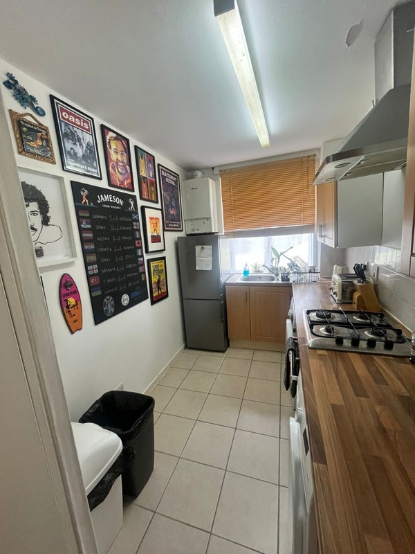 Flat Fernlea Road in Greater London