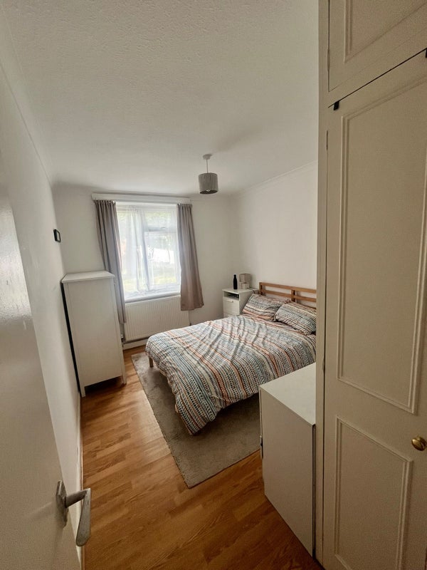 Flat Fernlea Road in Greater London