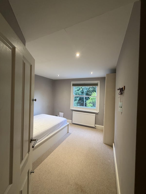 Room Fortune Green Road in Greater London