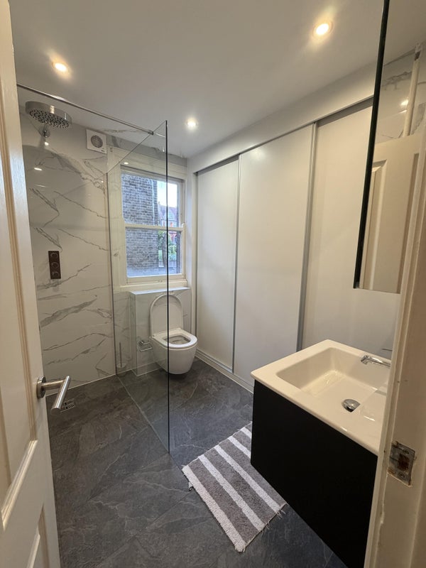 Room Fortune Green Road in Greater London