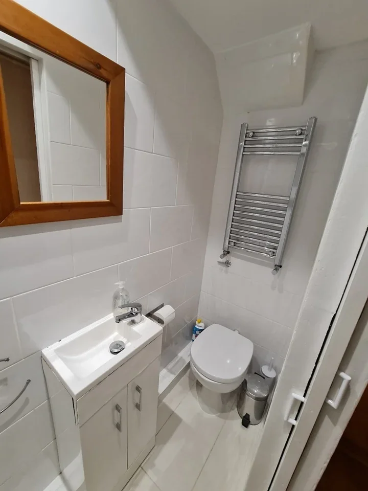 Flat Stroud Green Road in Greater London