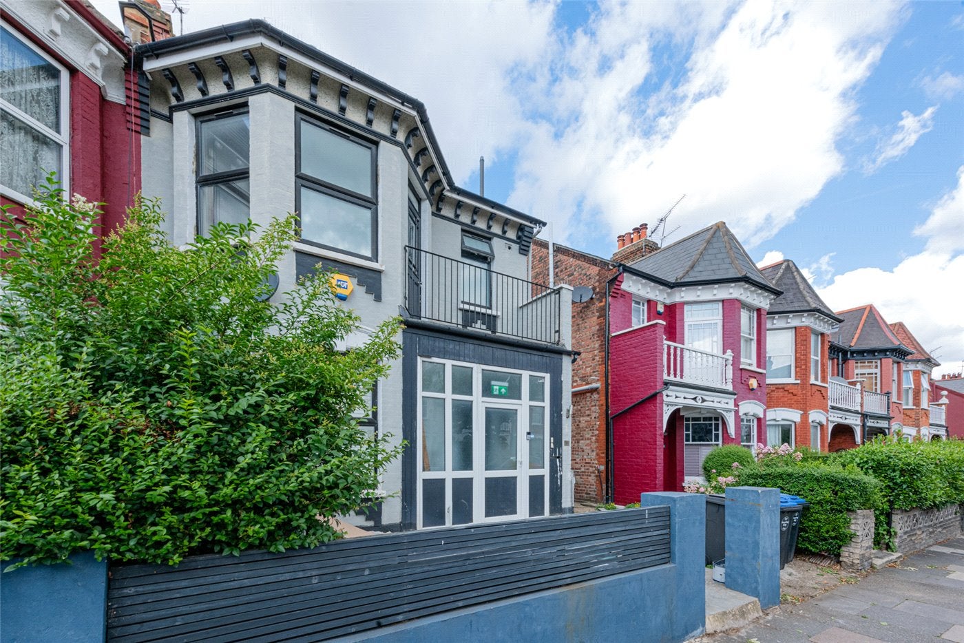 Flat Hamilton Road in Greater London