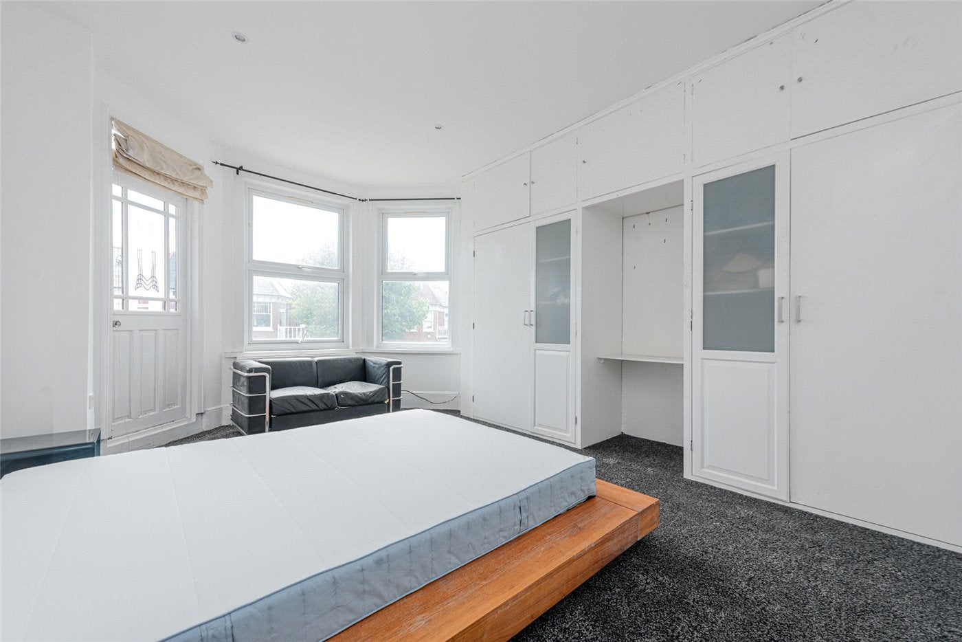 Flat Hamilton Road in Greater London