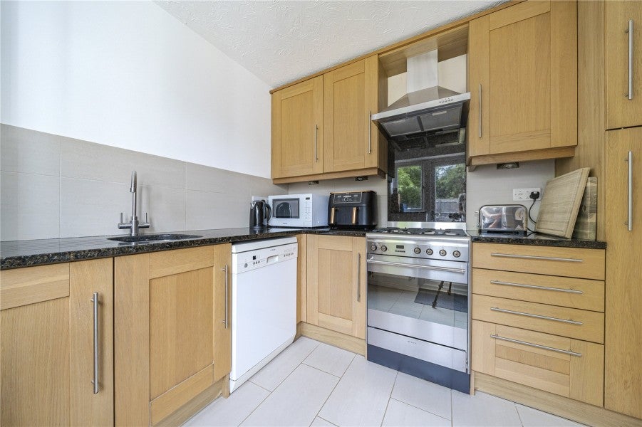 House Kerria Way in Surrey Heath
