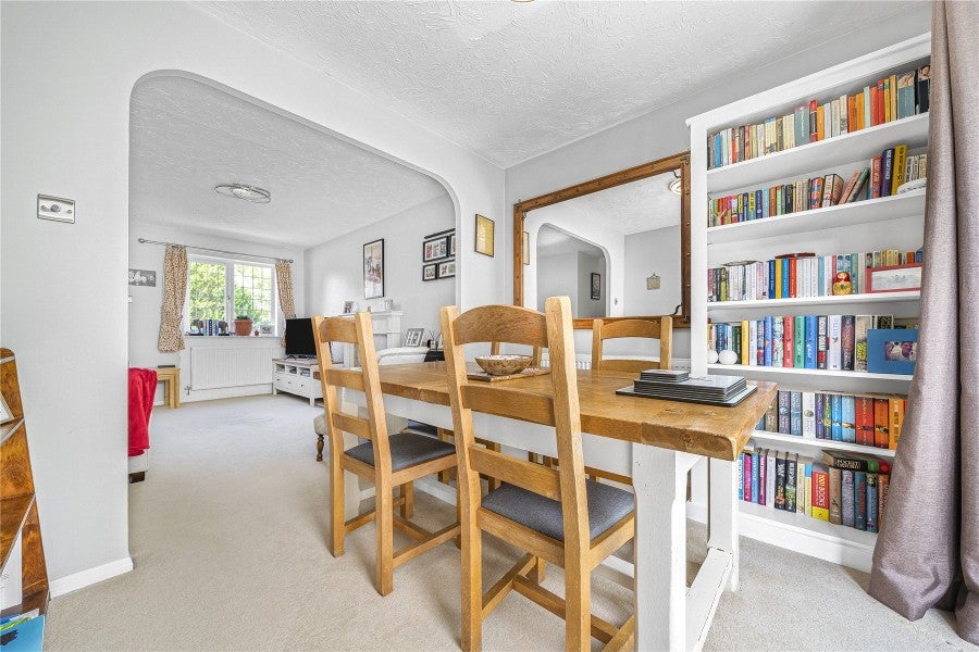 House Kerria Way in Surrey Heath