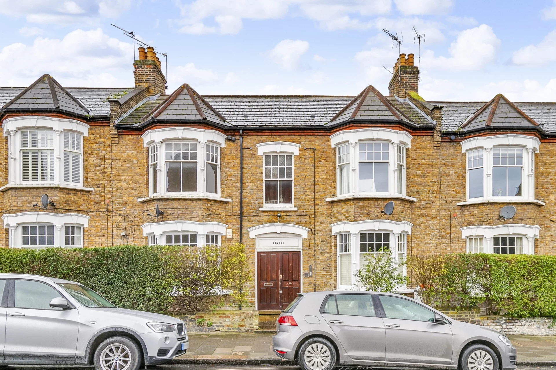 Flat Old York Road in Greater London