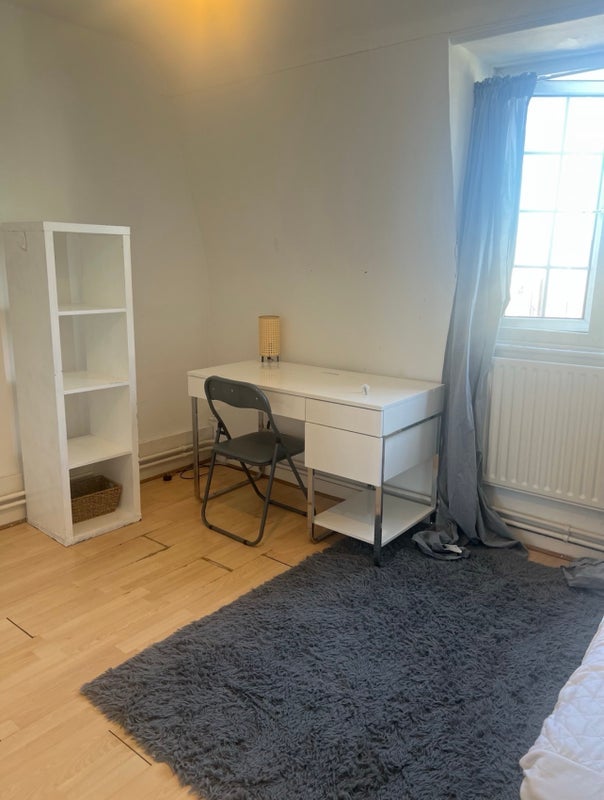 Room Arlington Road in Greater London