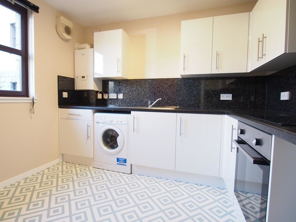 Flat Roslin Place in Aberdeen City