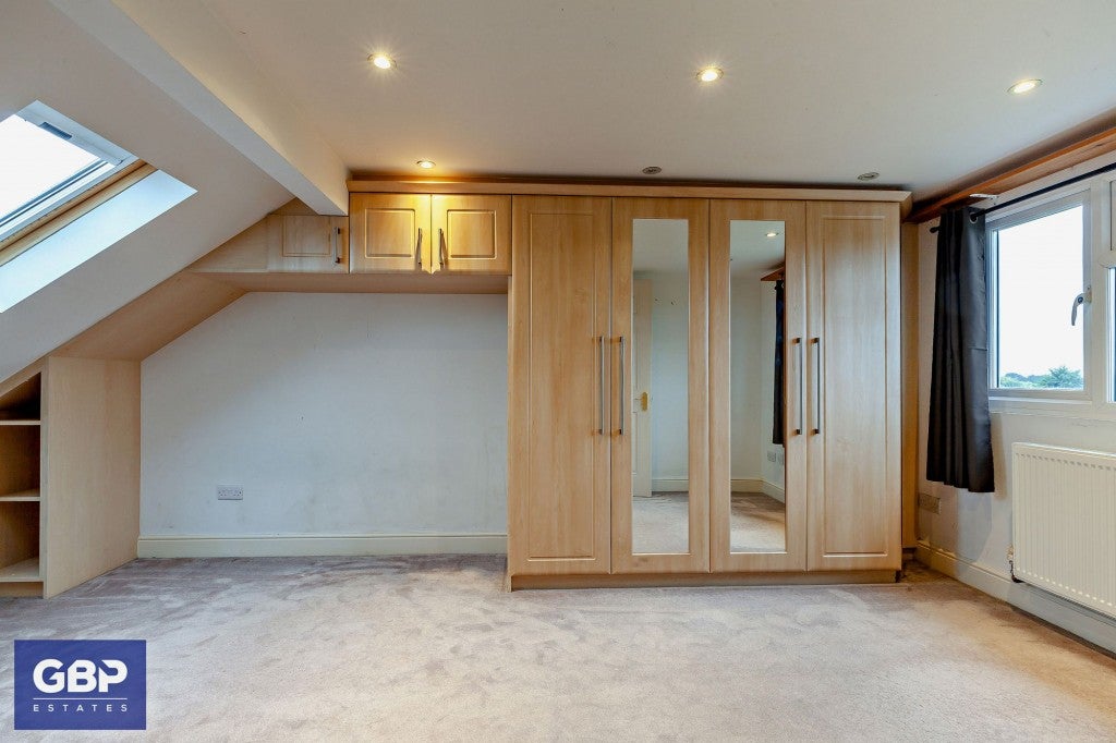 House Stanley Avenue in Greater London