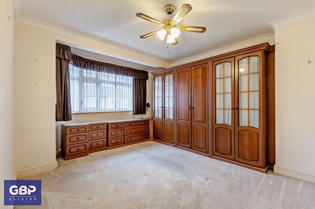 House Stanley Avenue in Greater London