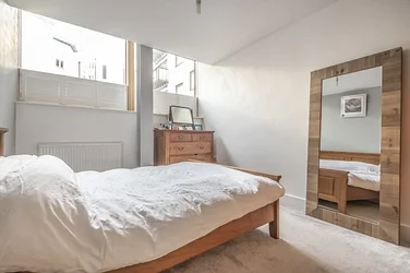 Flat Houghton Square in Greater London