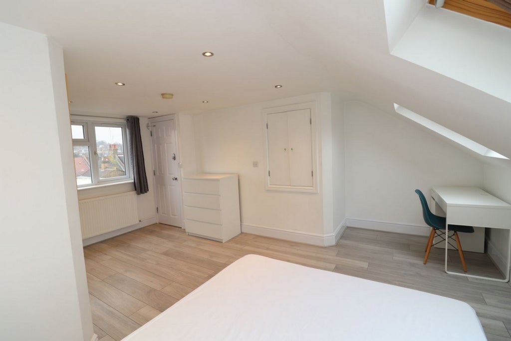 Room Globe Road in Greater London