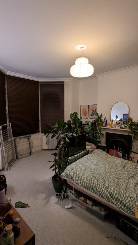 Room Tufnell Park Road in Greater London
