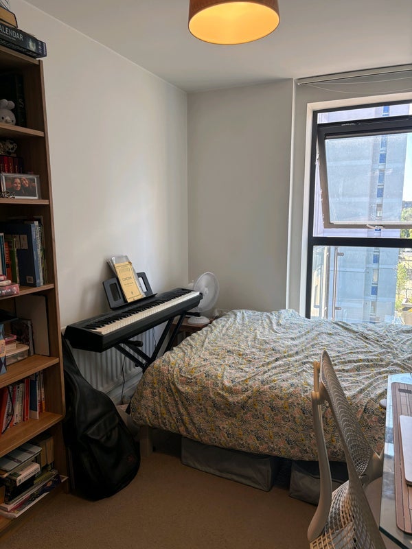 Room Kennington Road in Greater London